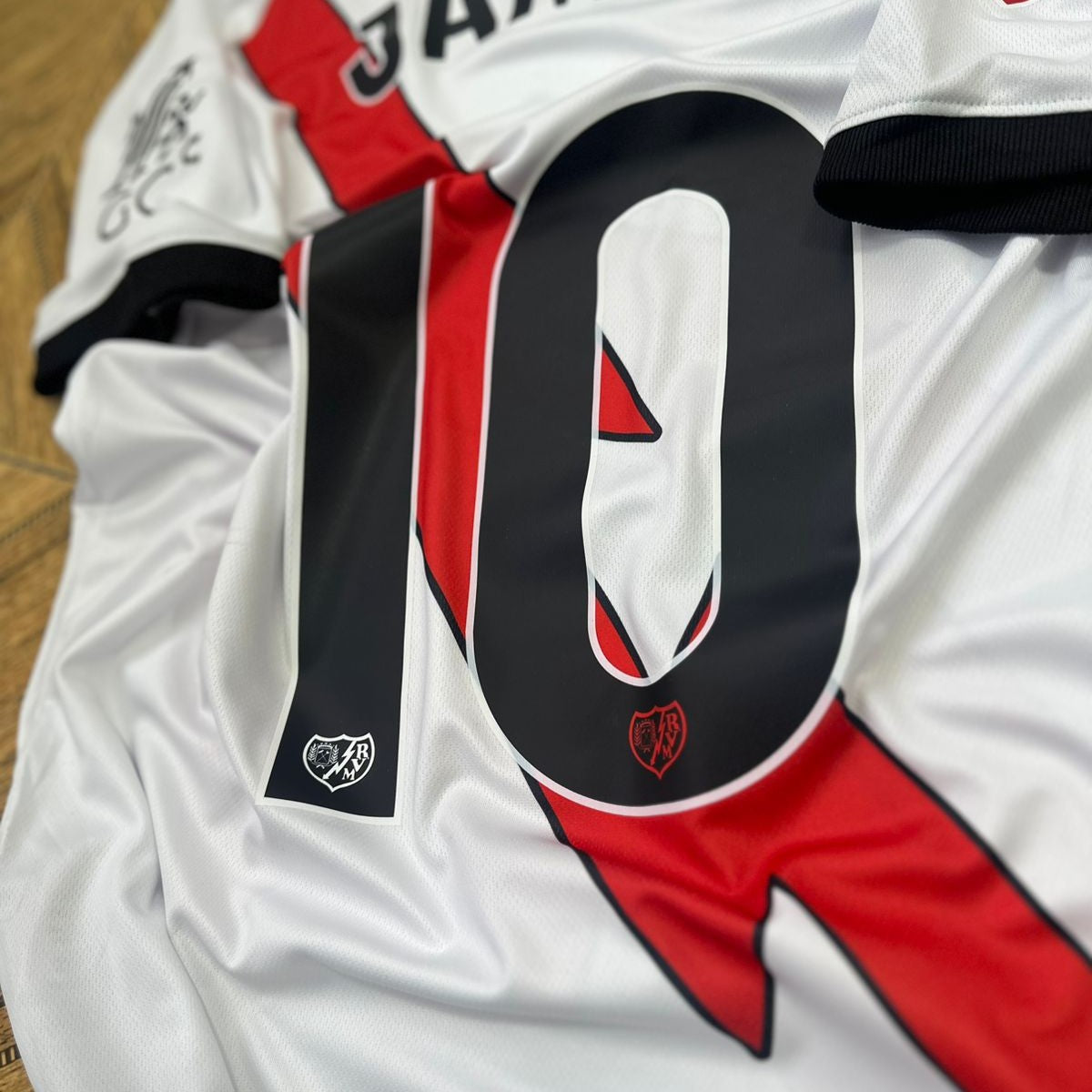 Rayo Vallecano Local 24/25 Tipo Fans / Dorsal James