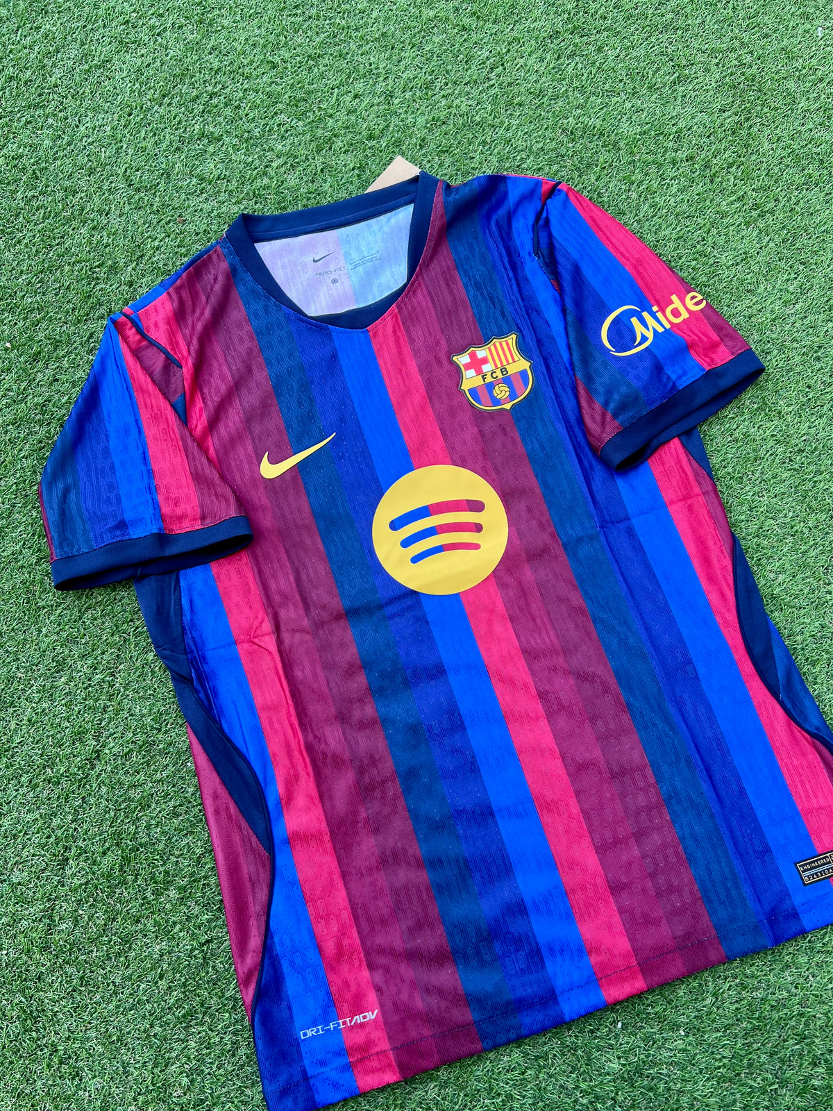Barcelona local 26/27