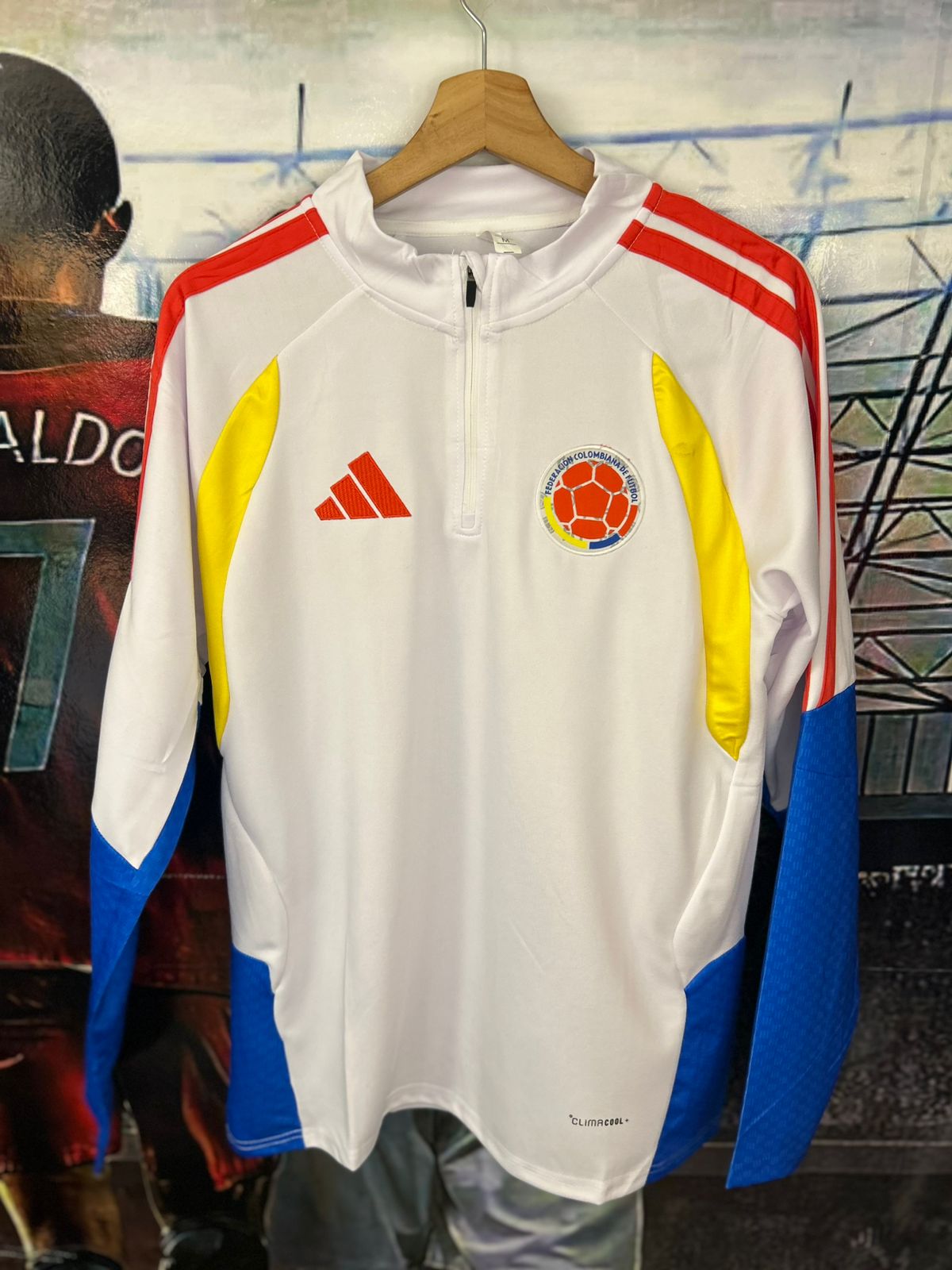 buso blanco de la selección Colombia